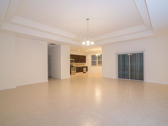 5th image of 33 Ballard Ln