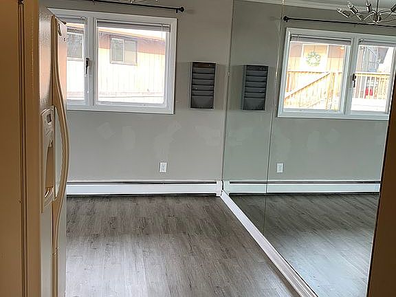 Dining area (from kitchen)