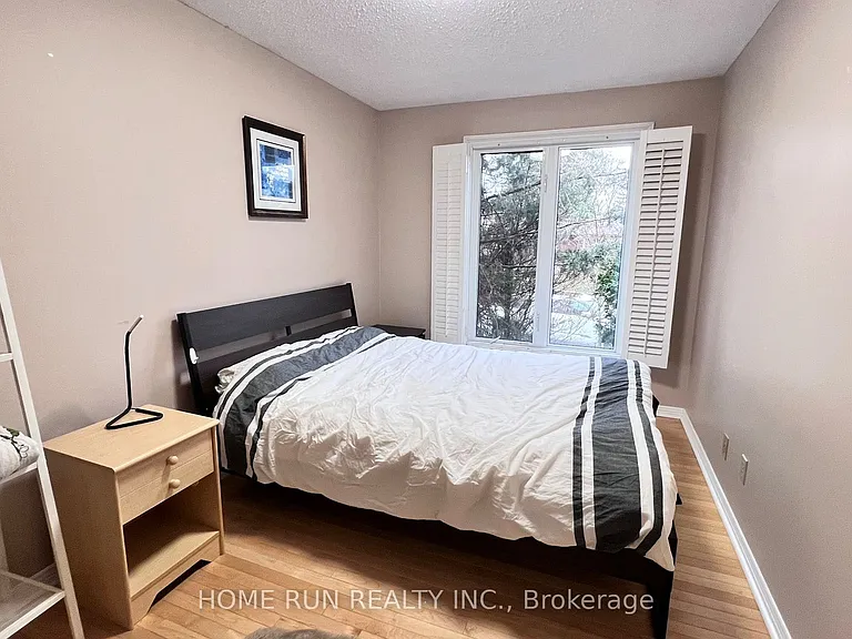 960 Cahill Dr W — Photo 9