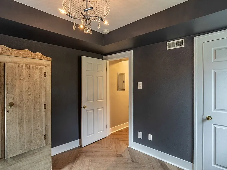 4000 University Ave #7 — Photo 58