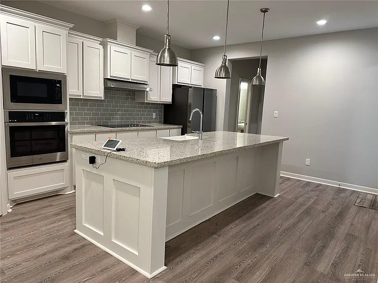 1313 Xavier Ave — Photo 9