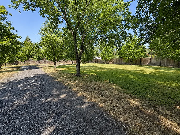 3682 Bay Ave — Photo 45