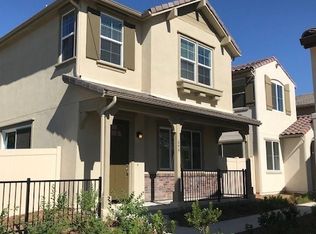 699 S Mandarin Ln, Rialto, CA 92376
