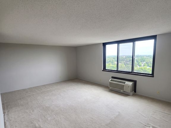 2nd image of 1181 Edgcumbe Rd APT 1412