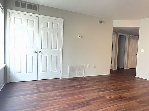 5th image of 2702 Greenwood Ave APT 3