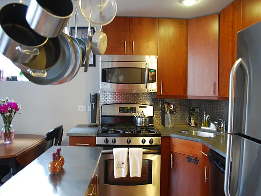 Sold by Sotheby's International Realty | media 17