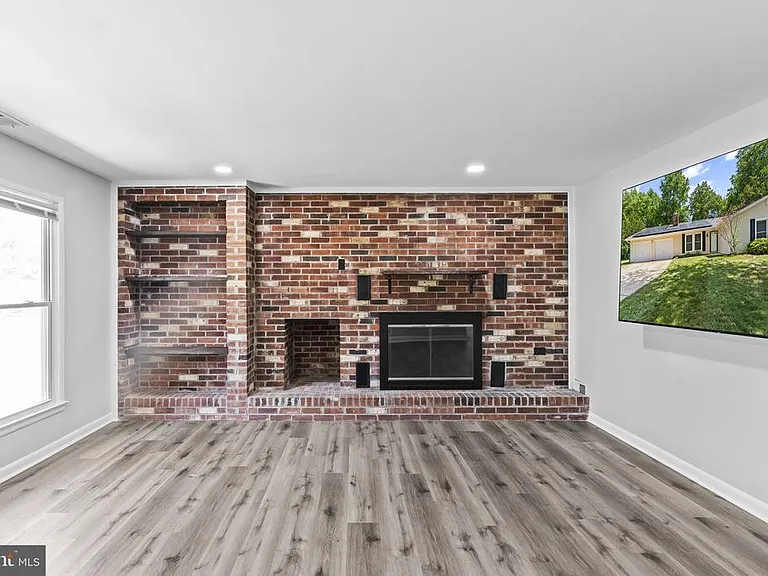 2060 Red Spruce Ct — Photo 7
