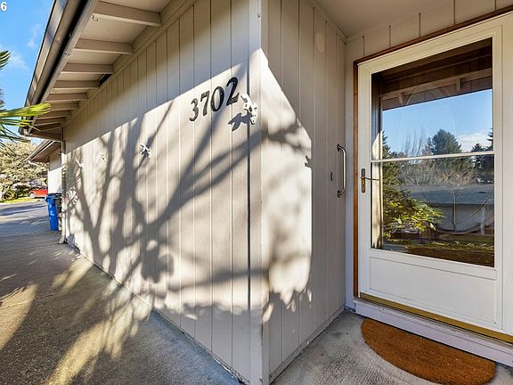 3rd image of 3702 NE 45th St #3702