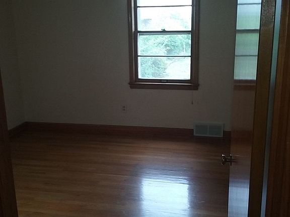 5th image of 5100 E 117th St
