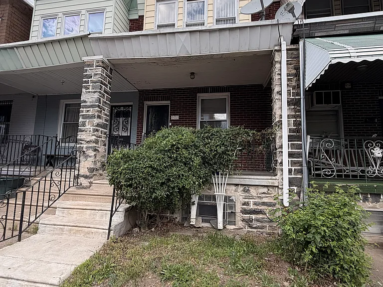 605 Lindley Ave — Photo 1