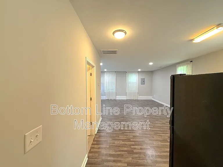 613 1/2 Charlotte Ave #D — Photo 6
