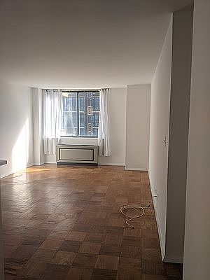 4th image of 275 W 96th St APT 8G