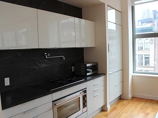 Rented by Sotheby's International Realty | media 48