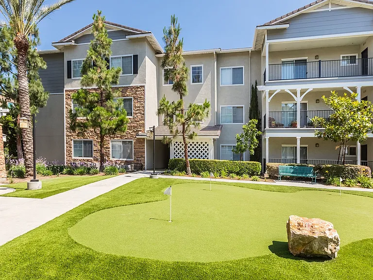 Elate Rancho Cucamonga - 55+ Active Adult Apartment Homes — Photo 9