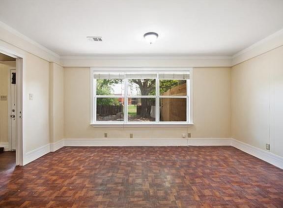 3rd image of 2405 Ventura Dr #A