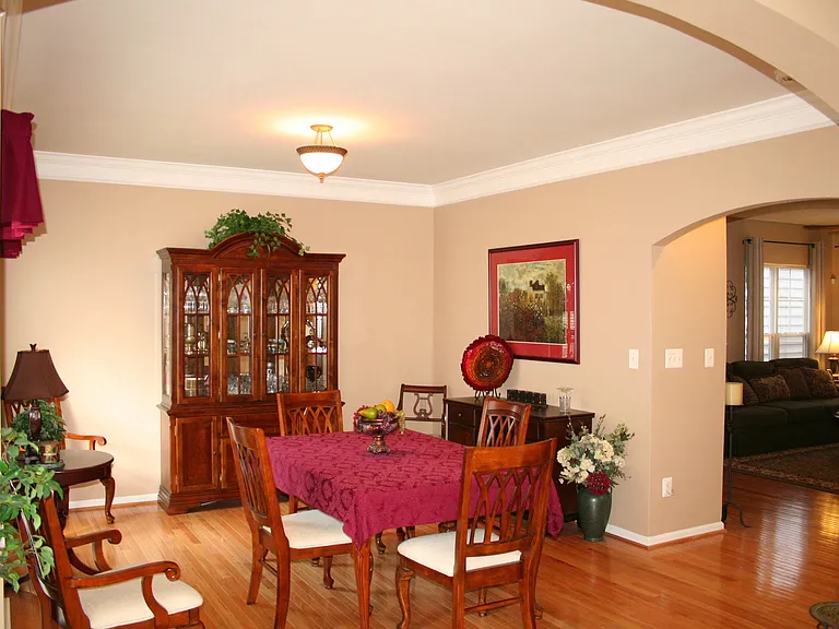 9135 Stonegarden Dr — Photo 34