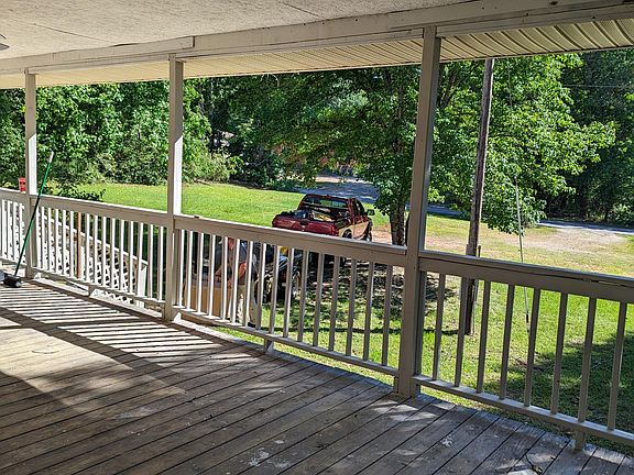 3rd image of 530 Dooley Rd
