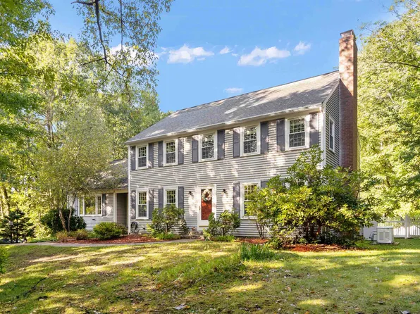 31 Blackbird Drive, Bedford, NH 03110