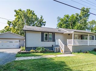 2221 E Mound Rd, Decatur, IL 62526