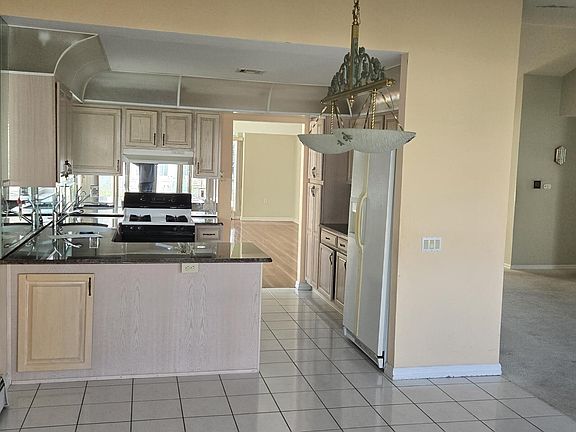 2nd image of 17 Blackpool Way