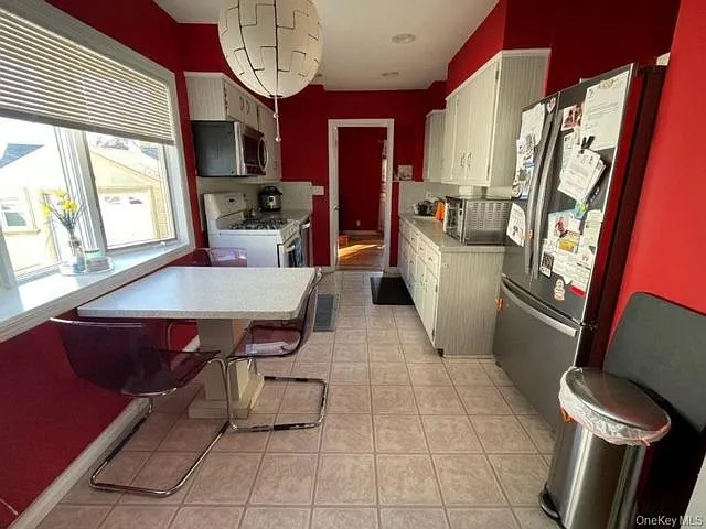 54 Camden Pl — Photo 3