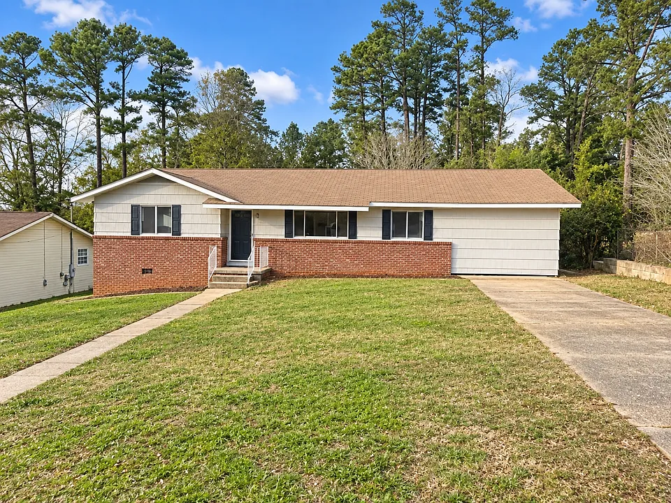 102 Hilltop Dr