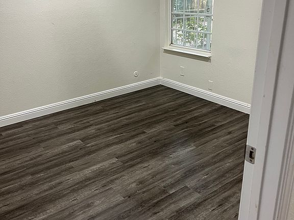 4th image of 511 Whitney Ave