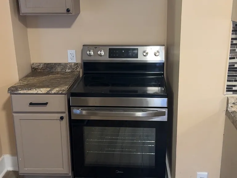2151 Philadelphia Dr — Photo 6