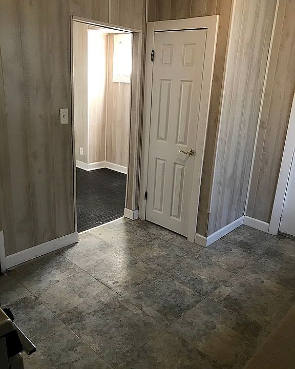 1st image of 1417 E Blake Ave