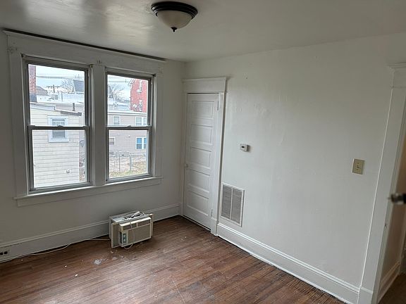 Living Room Pic 1