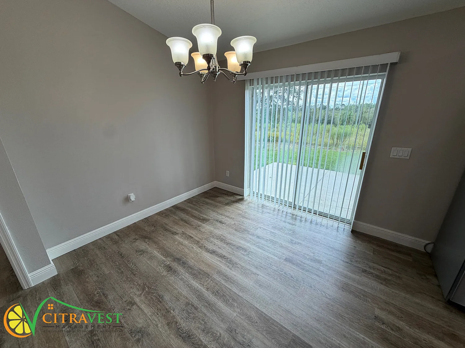 Beautiful 4 Bedroom Available in Citrus Springs! — Photo 4