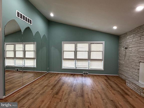3rd image of 9131 Bustleton Ave