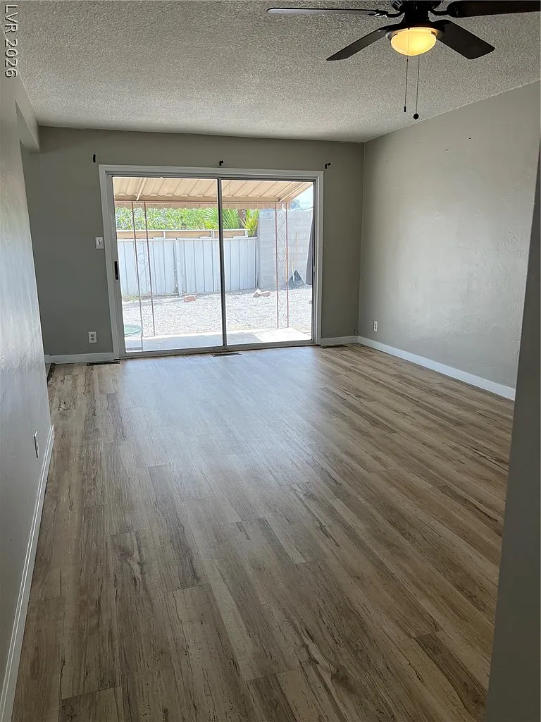 3 bed, 2.0 bath, 1208 sqft, $1,750 — Photo 3