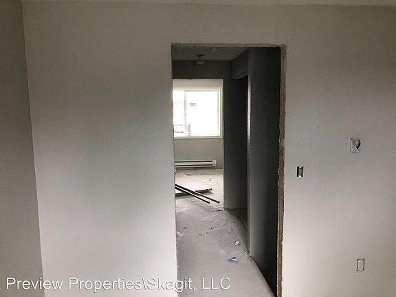 4th image of 410 Murdock St APT A