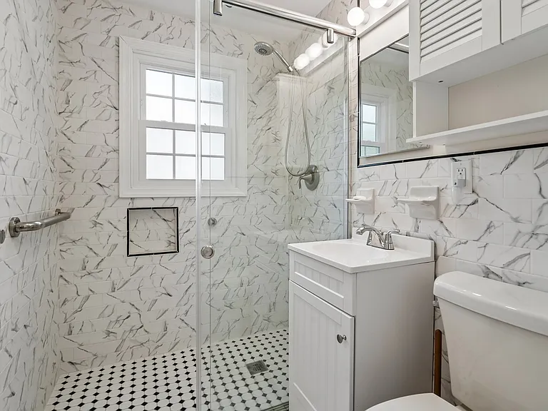 47 Rose Ave — Photo 7