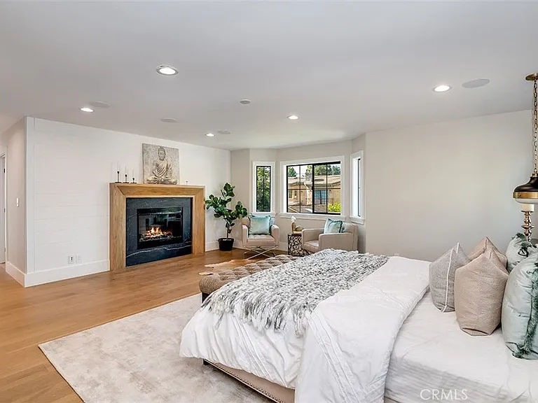 14803 Otsego St — Photo 23