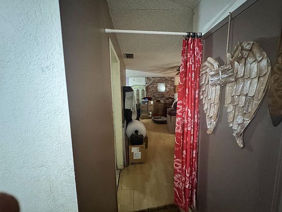 5th image of 2047 E Palo Alto Ave