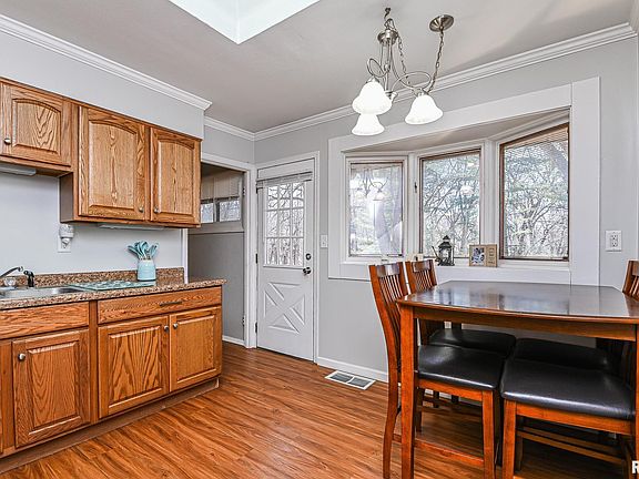 3rd image of 1141 N Wood Rd