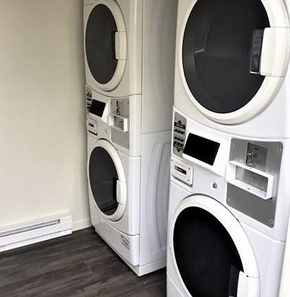 2nd image of 307 E 19th St #8tkng3mkr