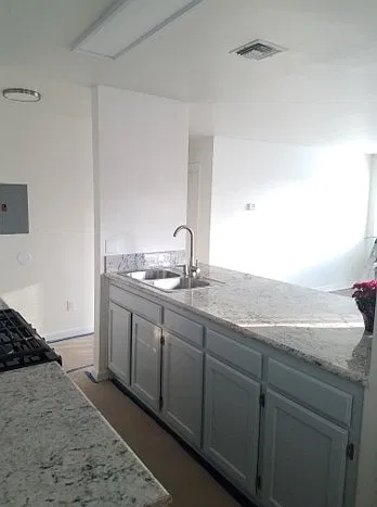2 bed, 950 sqft, $2,850 — Photo 3