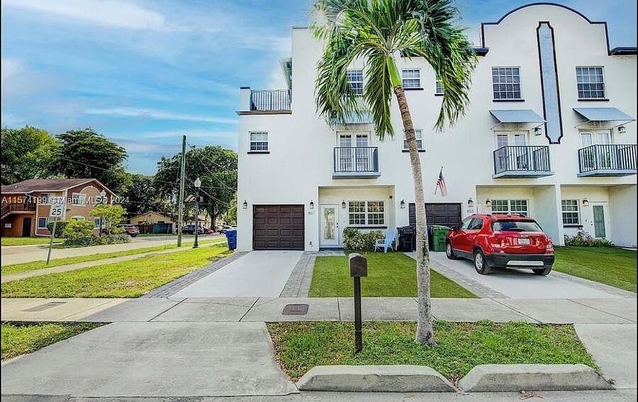1st image of 801 NW 1st Ave #801