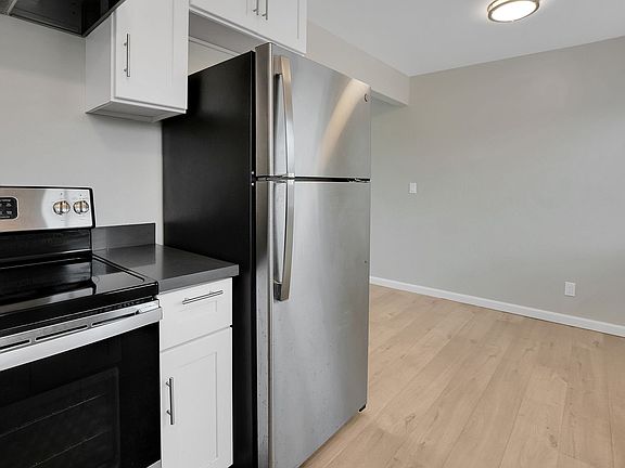 4th image of 909-929 35th Ave #929-B