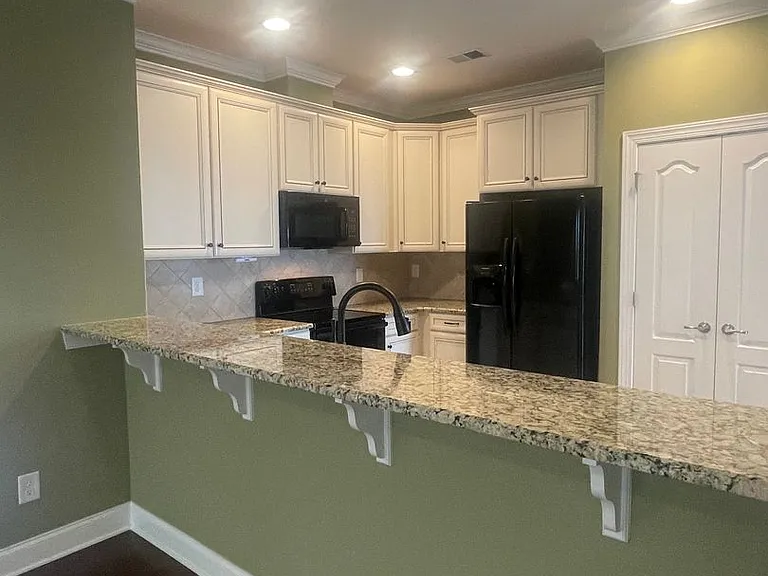 17725 Morehampton Ave — Photo 12