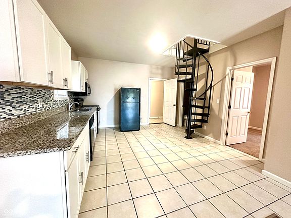 5th image of 2407 S McClure St