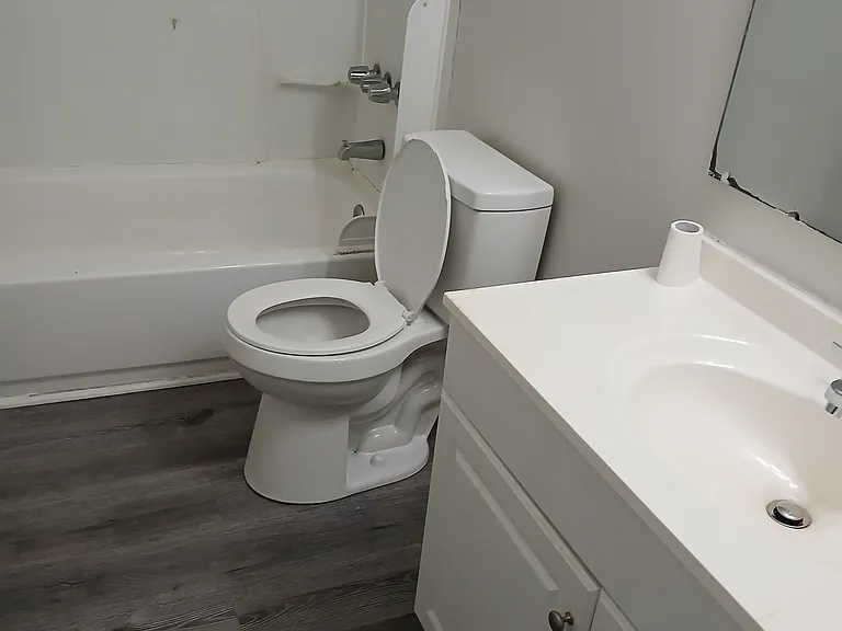 600 W Francis Ave #620 — Photo 8