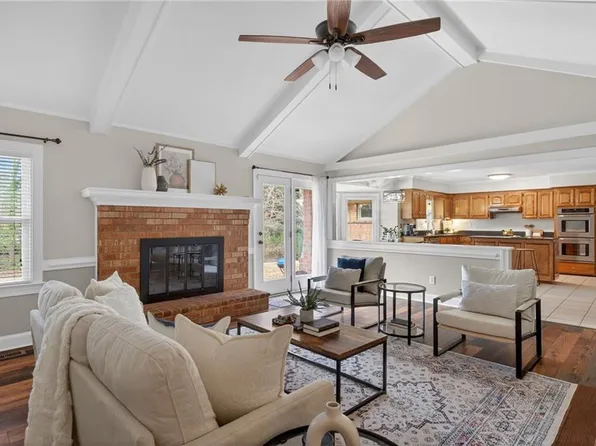 1432 Pine Grove Ln, Chesapeake, VA 23321