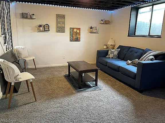 607 Castle Blvd — Photo 10