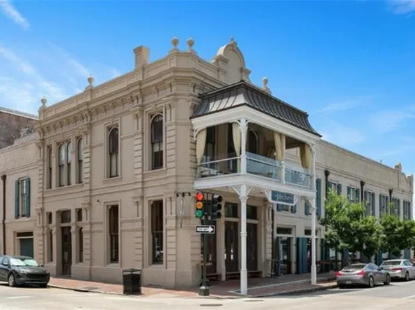 450 Julia St APT 3E, New Orleans, LA 70130