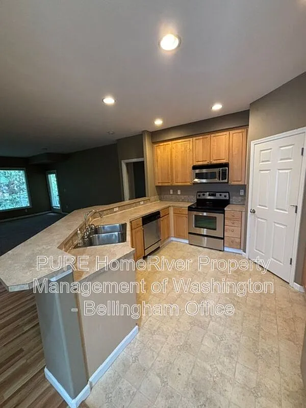 2 bed, 2.0 bath, 1374 sqft, $2,350 — Photo 3