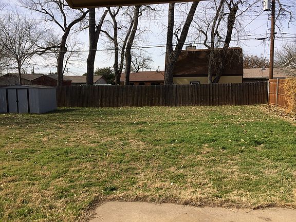 5th image of 805 Jerry Ln